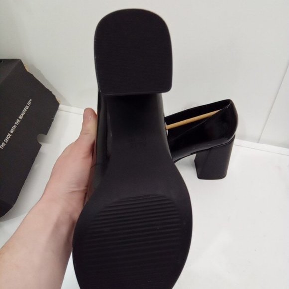 Naturalizer heeled loafer patent - Picture 6 of 8